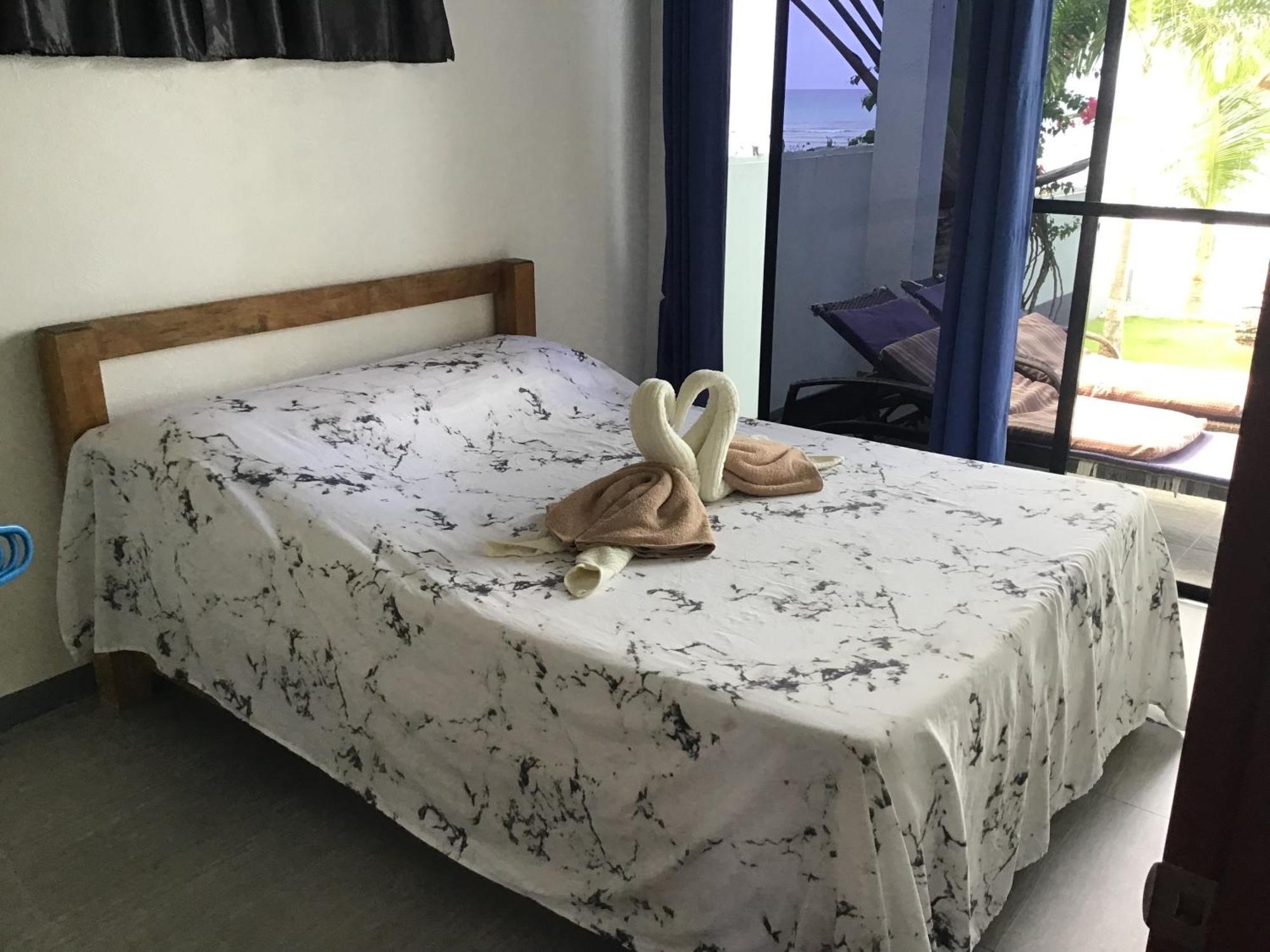 Bamboobeachvilla1 Ac New Oceanfront Pool Sunsetview Garden Kitchen Satellite Starlink Wi-Fi Dimiao Екстериор снимка